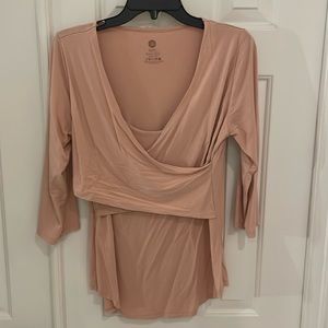 Kindred Bravely nursing top